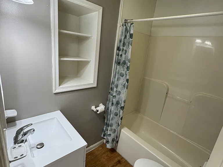 141 W 15th St #247 — Photo 8