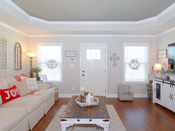 4th image of 175 White Oak Dr