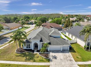 10341 Meadow Crossing Dr, Tampa, FL 33647