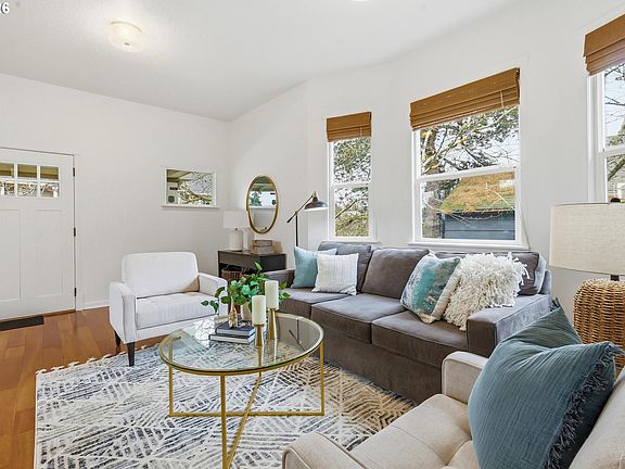 4th image of 2624 NE Sumner St