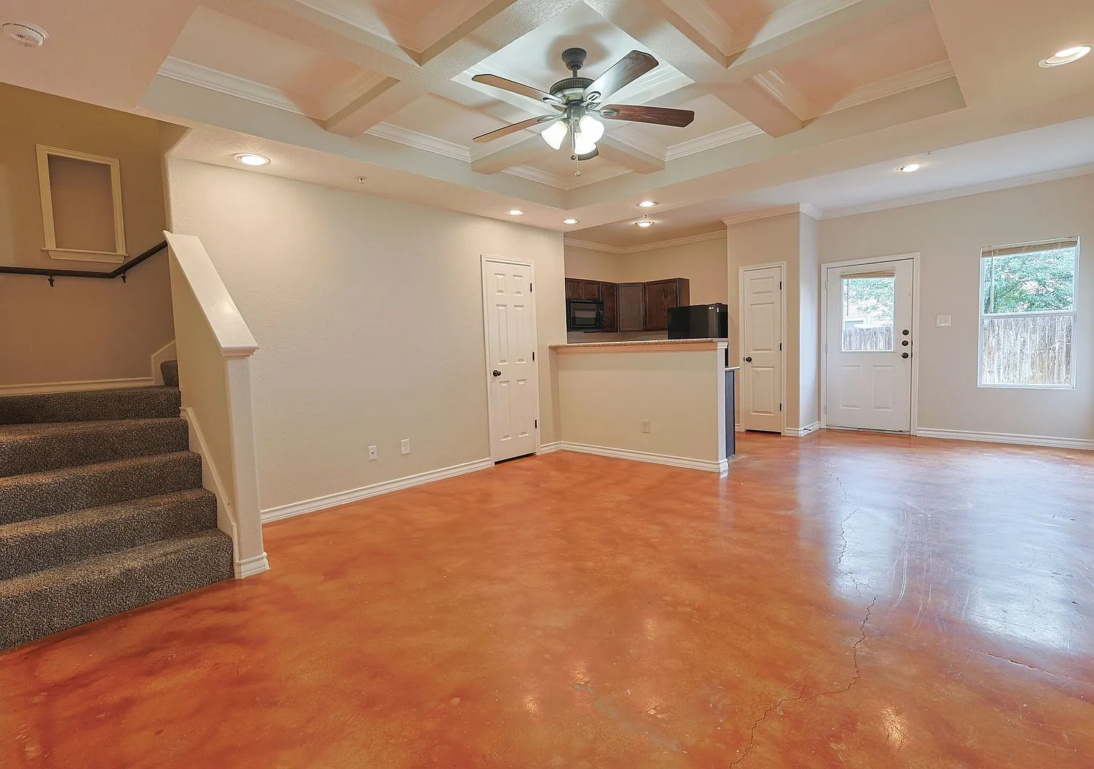 3 Bed 2.5 Townhome near Bandera & I-410 — Photo 3