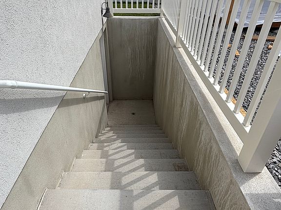 2nd image of 188 E Bruin Dr #Basement