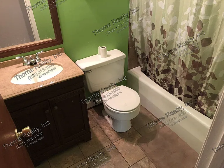 1711 Woodlawn Dr — Photo 8