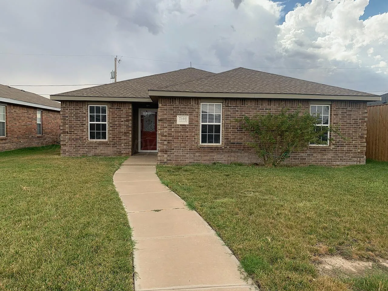3 bed, $1,700 — Photo 1