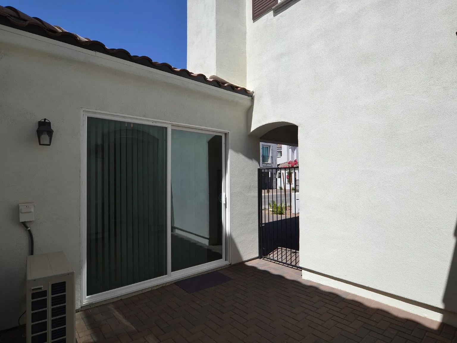 4 bed, 2200 sqft, $2,895 — Photo 3
