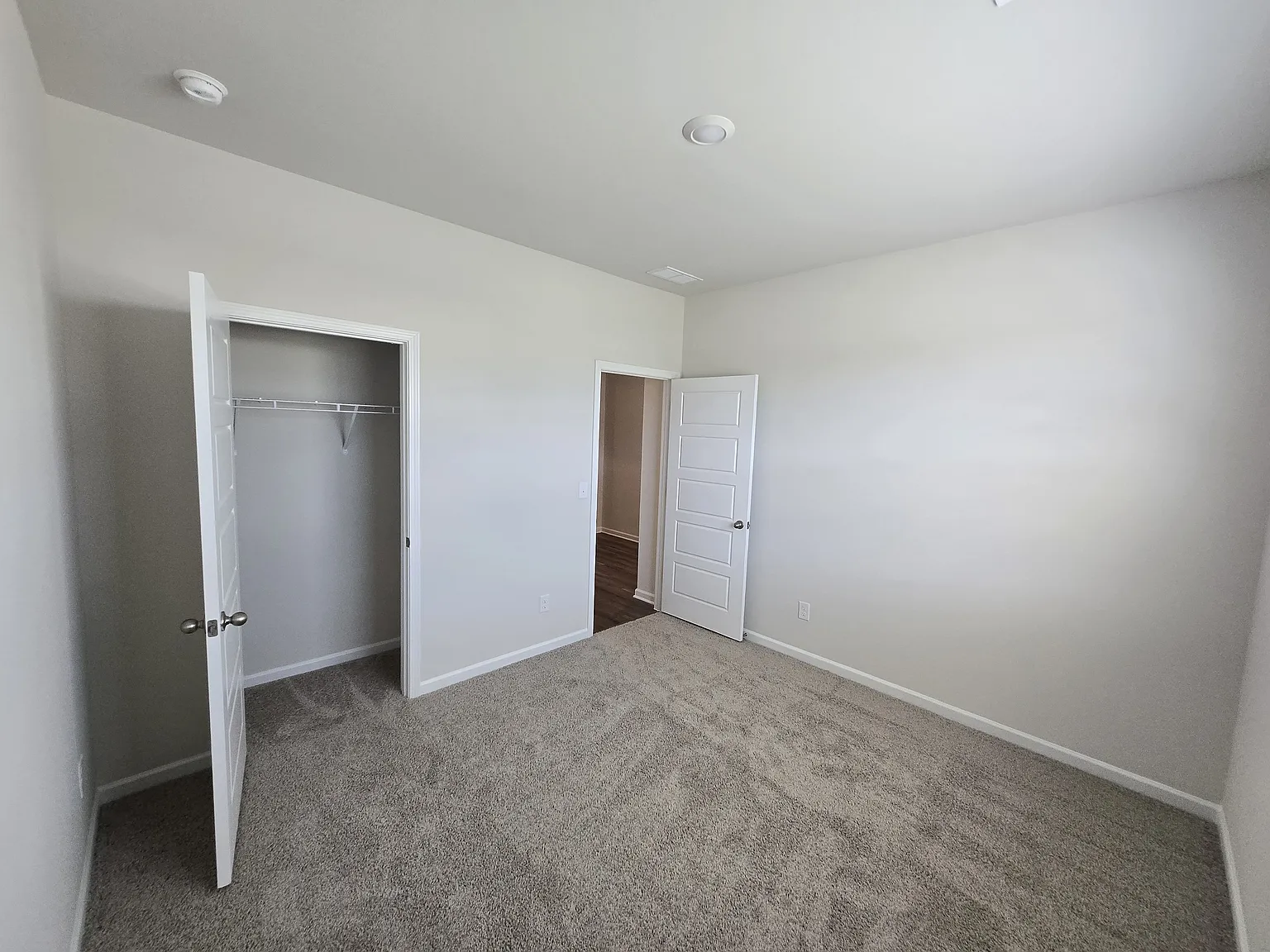 3 bed, 1713 sqft, $2,195 — Photo 4