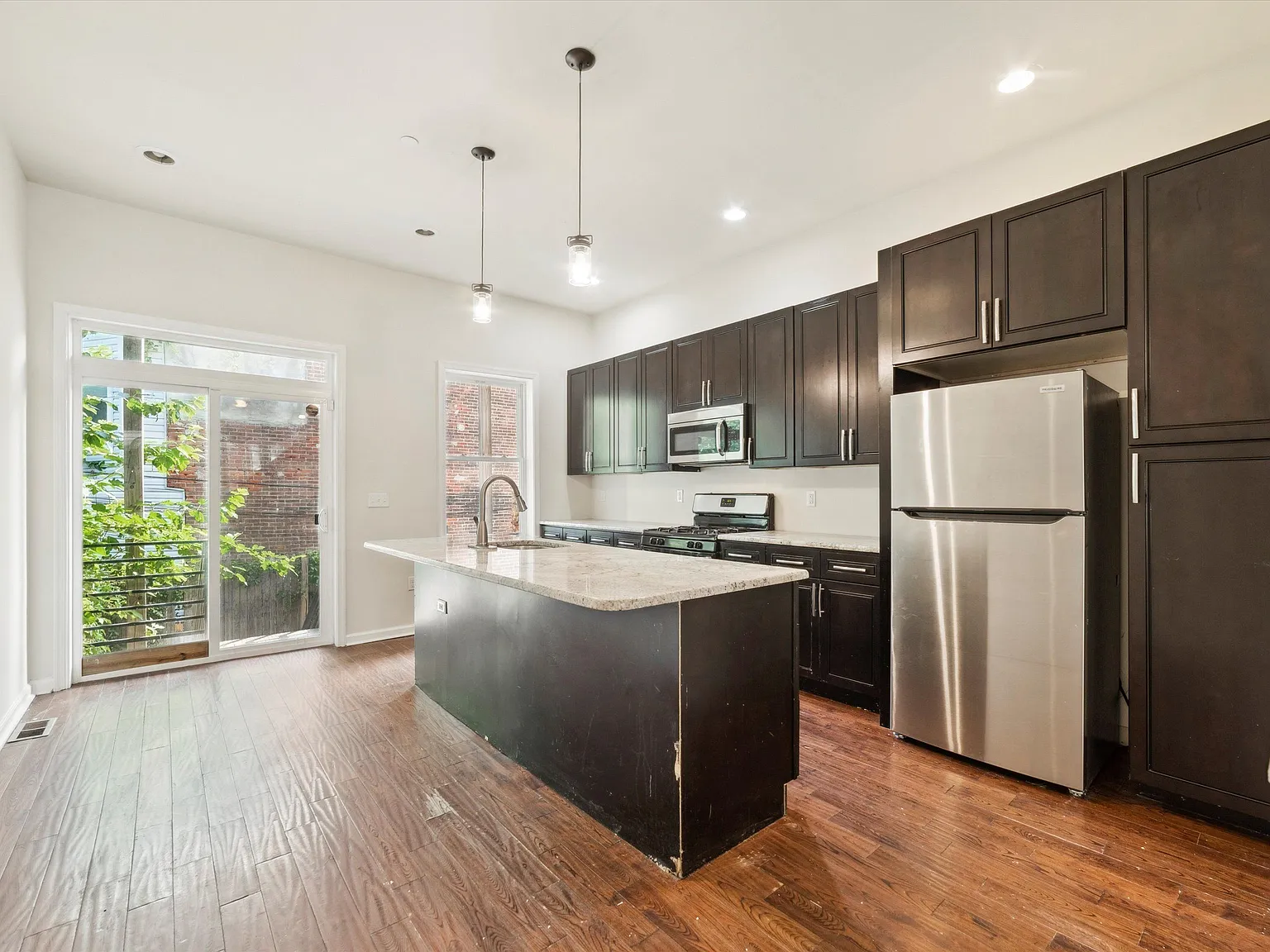 1815 W Montgomery Ave — Photo 2