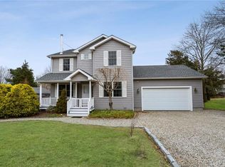 8 Bow St, Jamestown, RI 02835