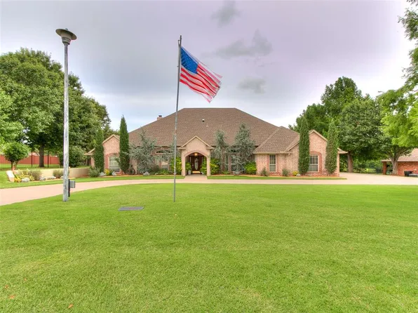 1701 SW 38th St, Moore, OK 73160