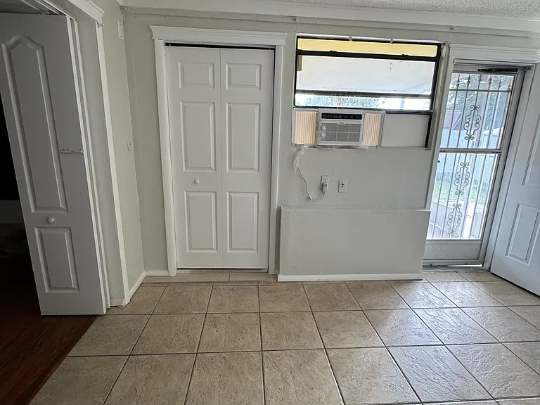 5754 Oak Hill Manor Dr #2 — Photo 9