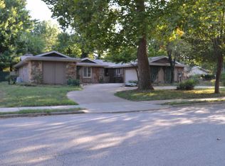 680 W Village St, Springfield, MO 65807