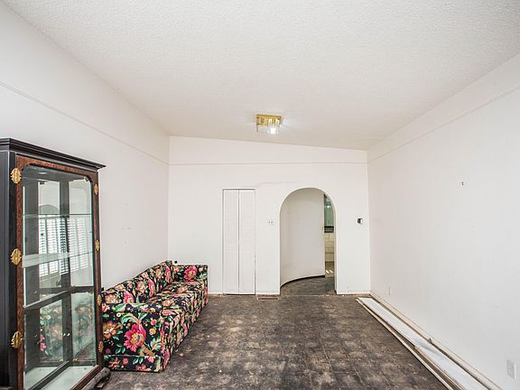 4th image of 3801 40th St