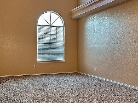 3rd image of 11672 Sunset Rose Dr