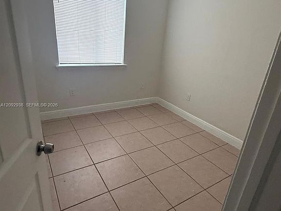 5th image of 372 SW 2nd St