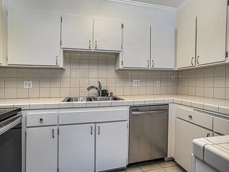 370 Santa Clara Ave #1 — Photo 11