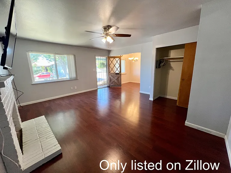 2318 Thompson Way — Photo 9