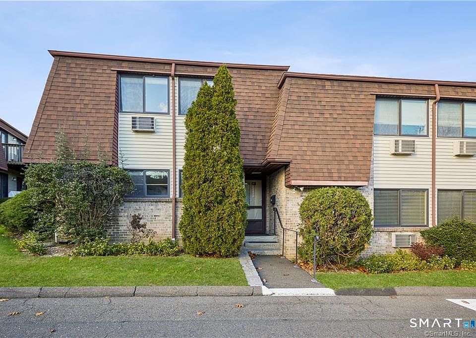 1st image of 255 Strawberry Hill Avenue #B1