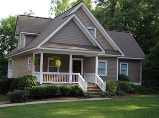 27 Lake Oglethorpe Dr, Arnoldsville, GA 30619