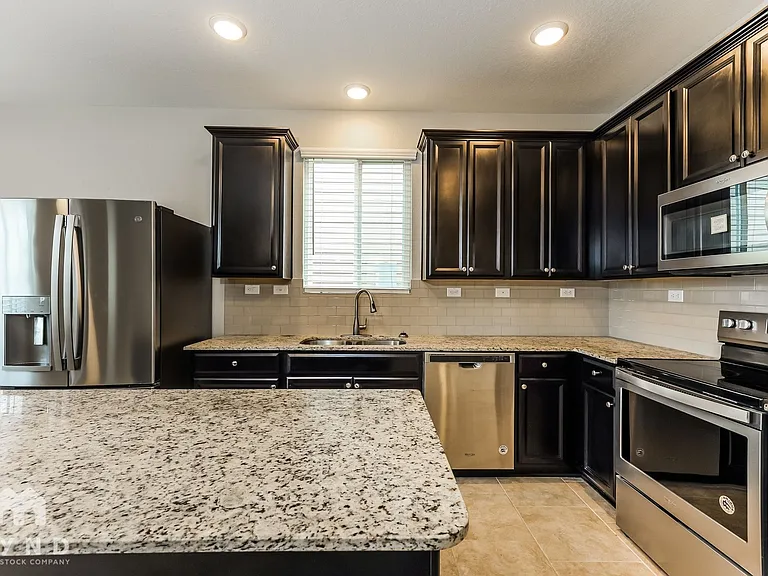 10327 Dunlap — Photo 3