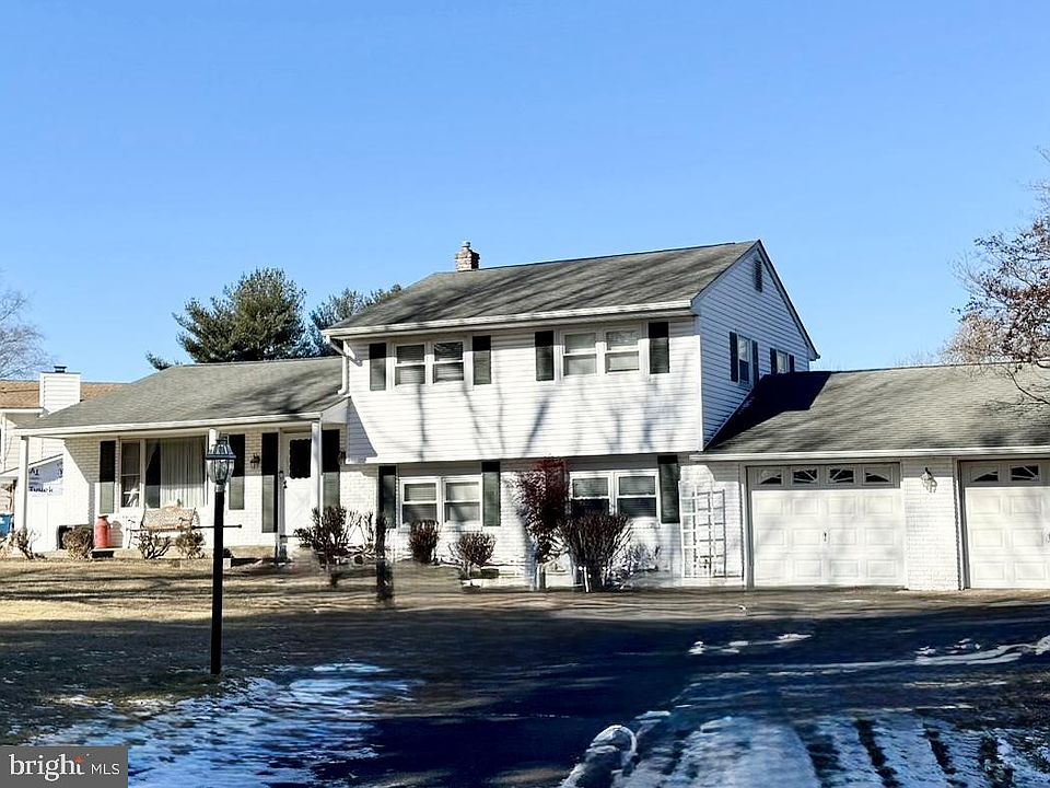 1st image of 8 George Washington Dr