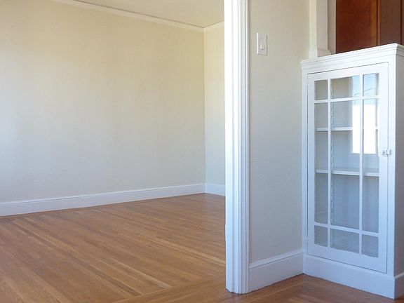 4th image of 3637 Fillmore St APT 305