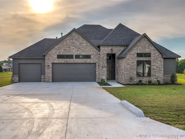 24655 S Eliza Dr, Claremore, OK 74019