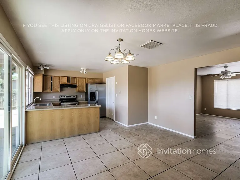 3410 N 90th Dr — Photo 7