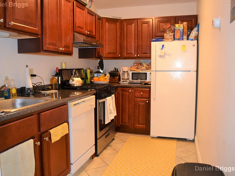 140 Kenrick St #4