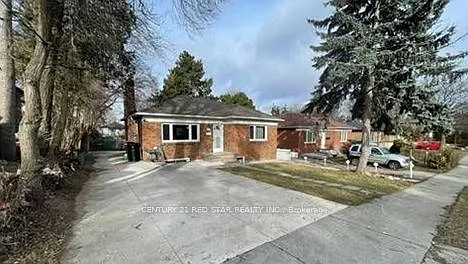 10 Beattie Ave — Photo 1