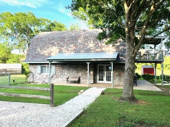 325 Lorene St, Burleson, TX 76028