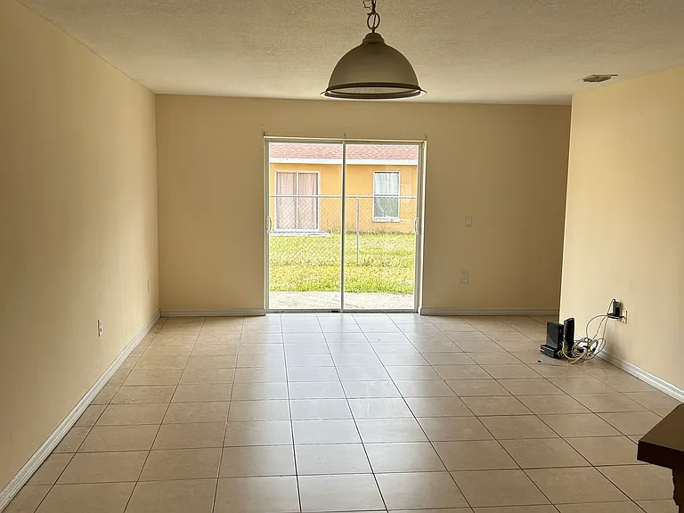 612 Bluebill Ln #B — Photo 4
