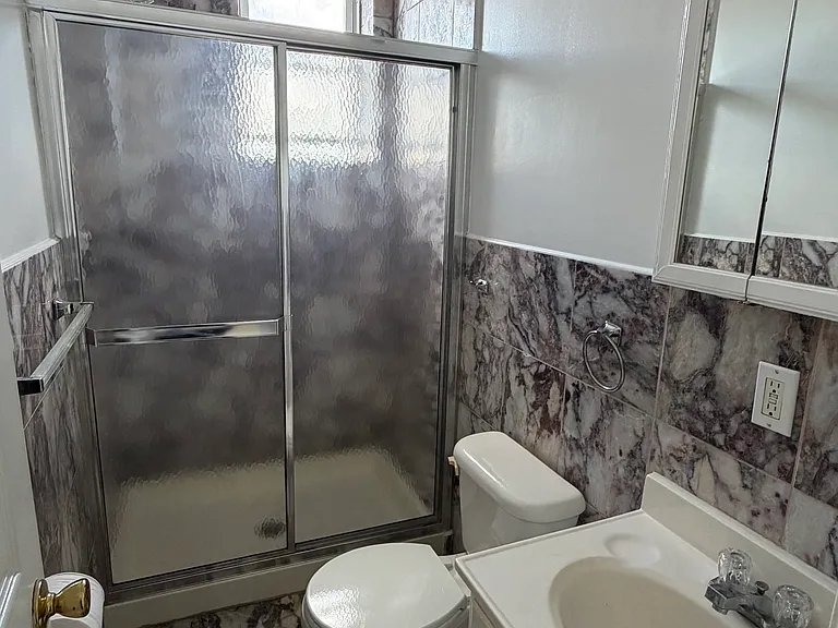 85-87 E 27th St #4 — Photo 9