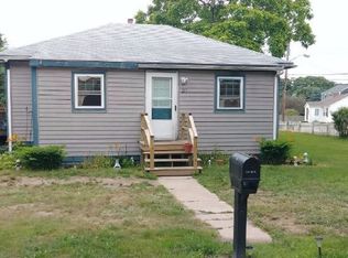 20 Pires St, Wareham, MA 02571