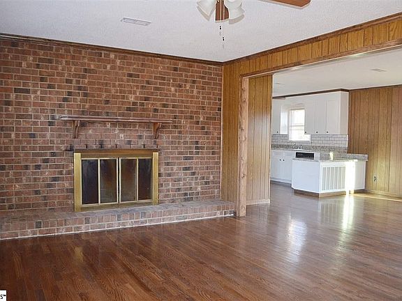 5th image of 22 Etowah Dr