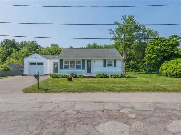 7 Garden Ave, Smithfield, RI 02828