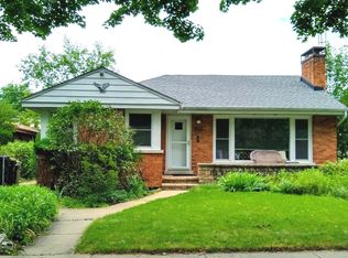 7267 N East Prairie Rd, Lincolnwood, IL 60712