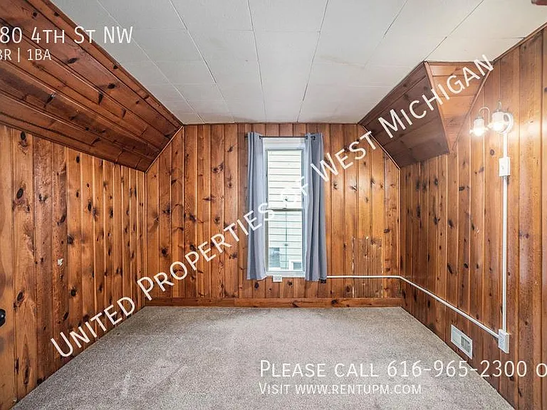880 4th St NW — Photo 7