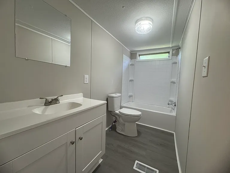 490 Harless St — Photo 14