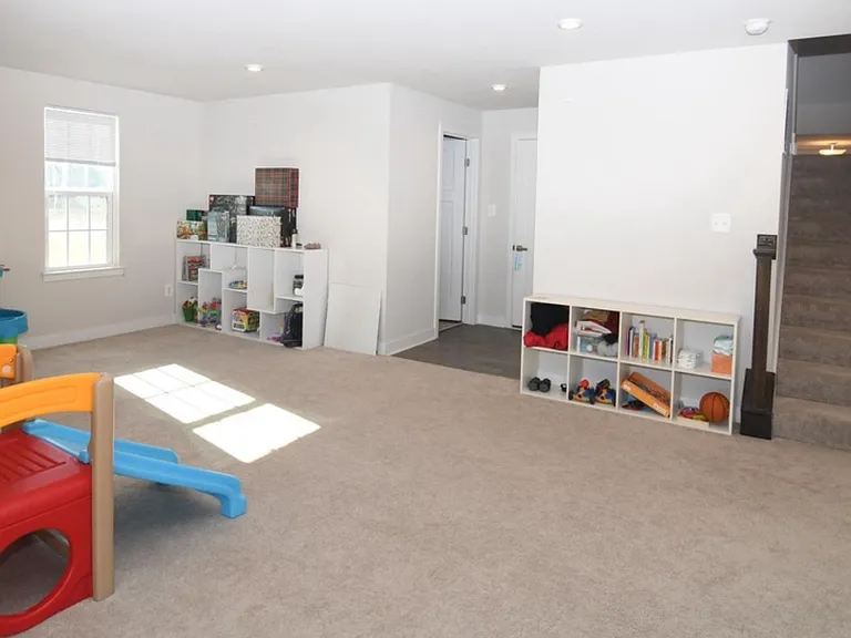 615 Judy Way — Photo 20