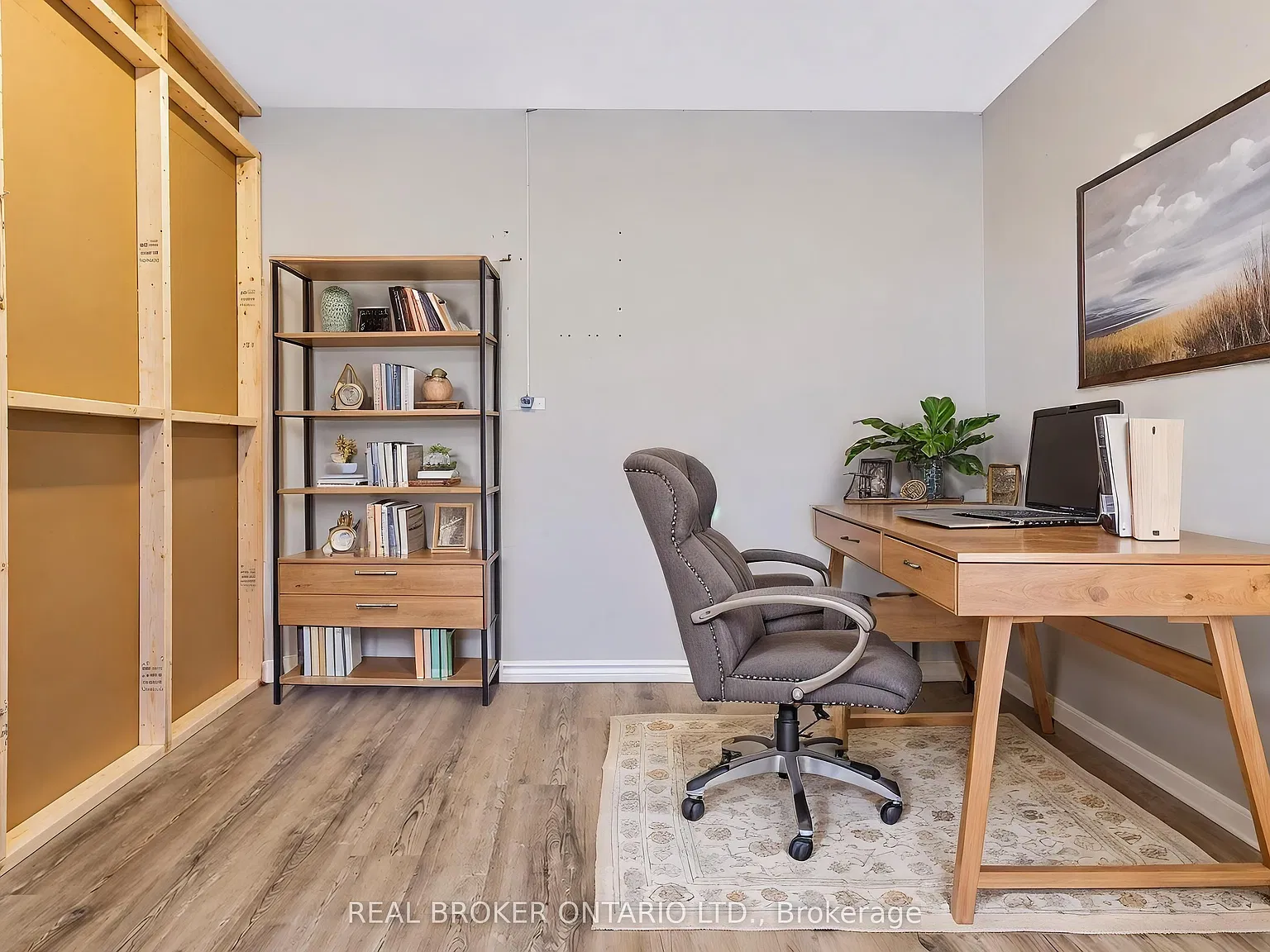4 bed, $2,400 — Photo 4