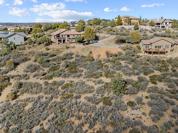4th image of 839 Scenic Pointe