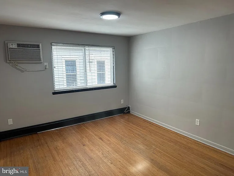 517 Morgan Ave #6 — Photo 7