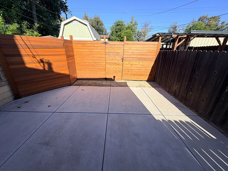 32nd St — Photo 10