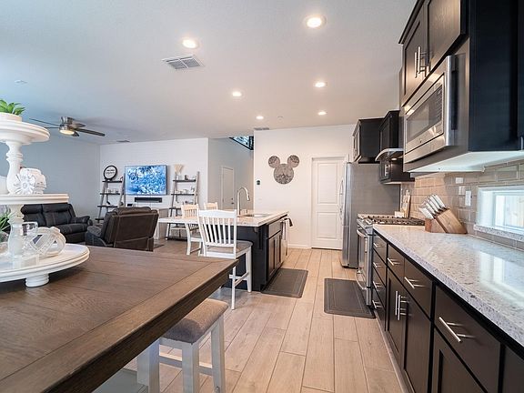 3rd image of 1207 Starflower Ln