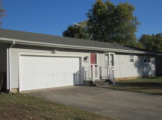 1222 N Hillcrest Ave, Springfield, MO 65802
