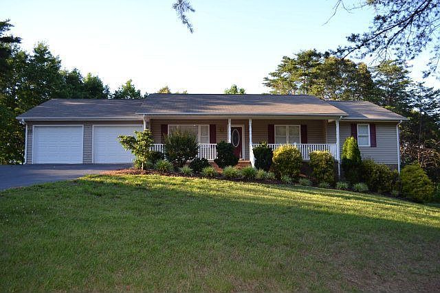 1st image of 185 Foxberry Ln