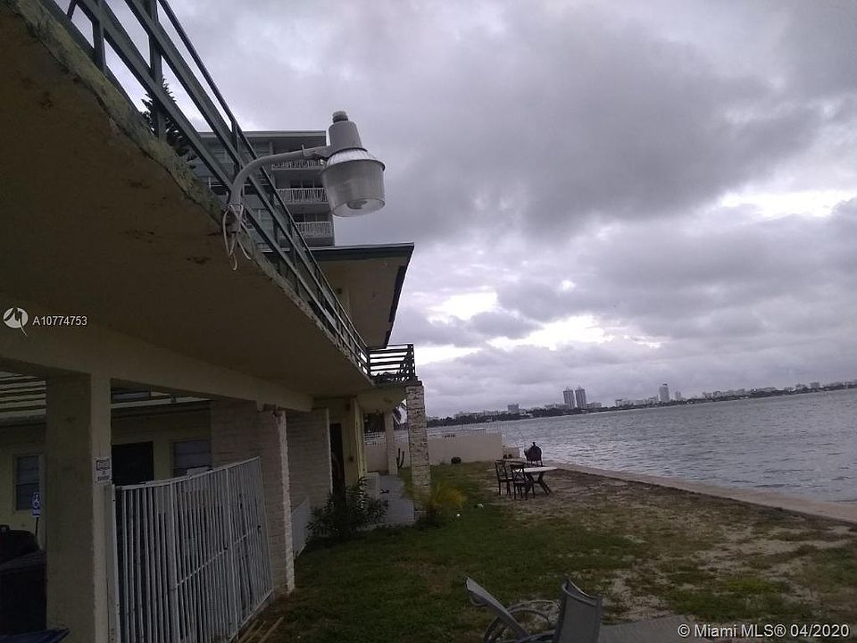 1st image of 2050 Bay Dr #309
