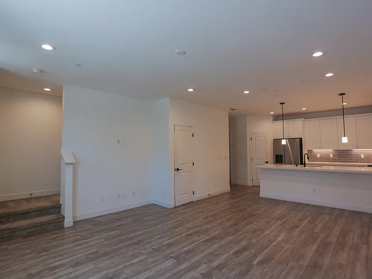 1041 Tiburon Way — Photo 5