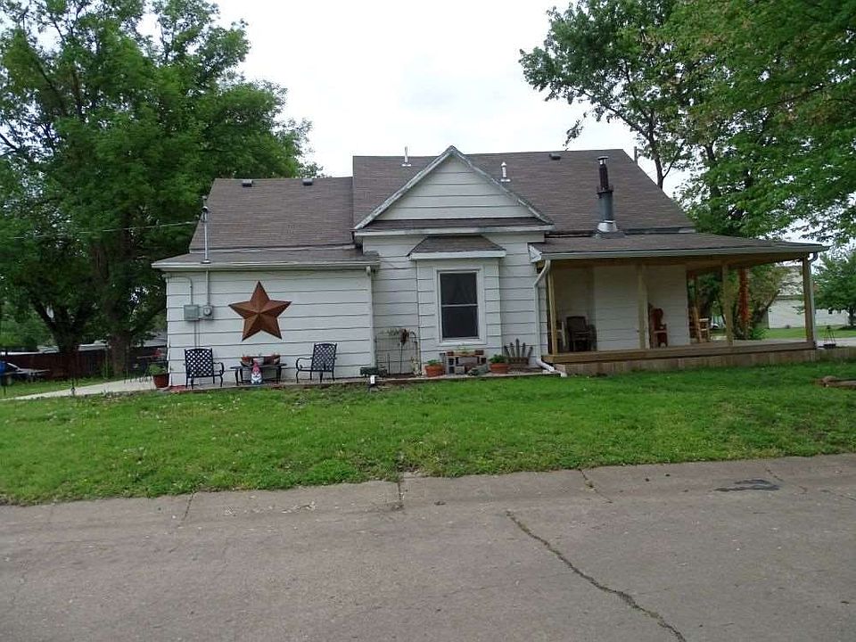 1st image of 903 E Lincoln Ave