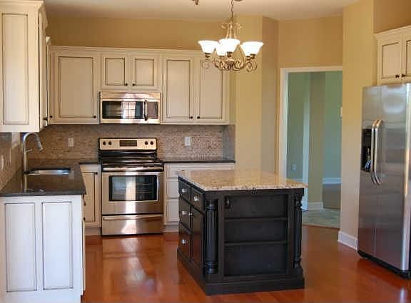 Home for Sale in Hendersonville, Tennessee $349,000